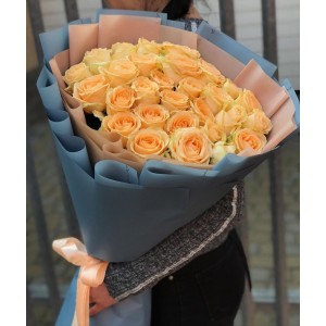 Букет з 35 троянд Піч Аваланж