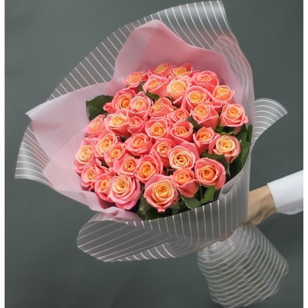 Букет из 25 роз «Миссис Пигги»