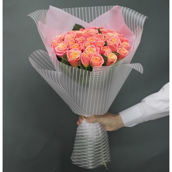 Букет із 25 троянд «Місіс Піггі»